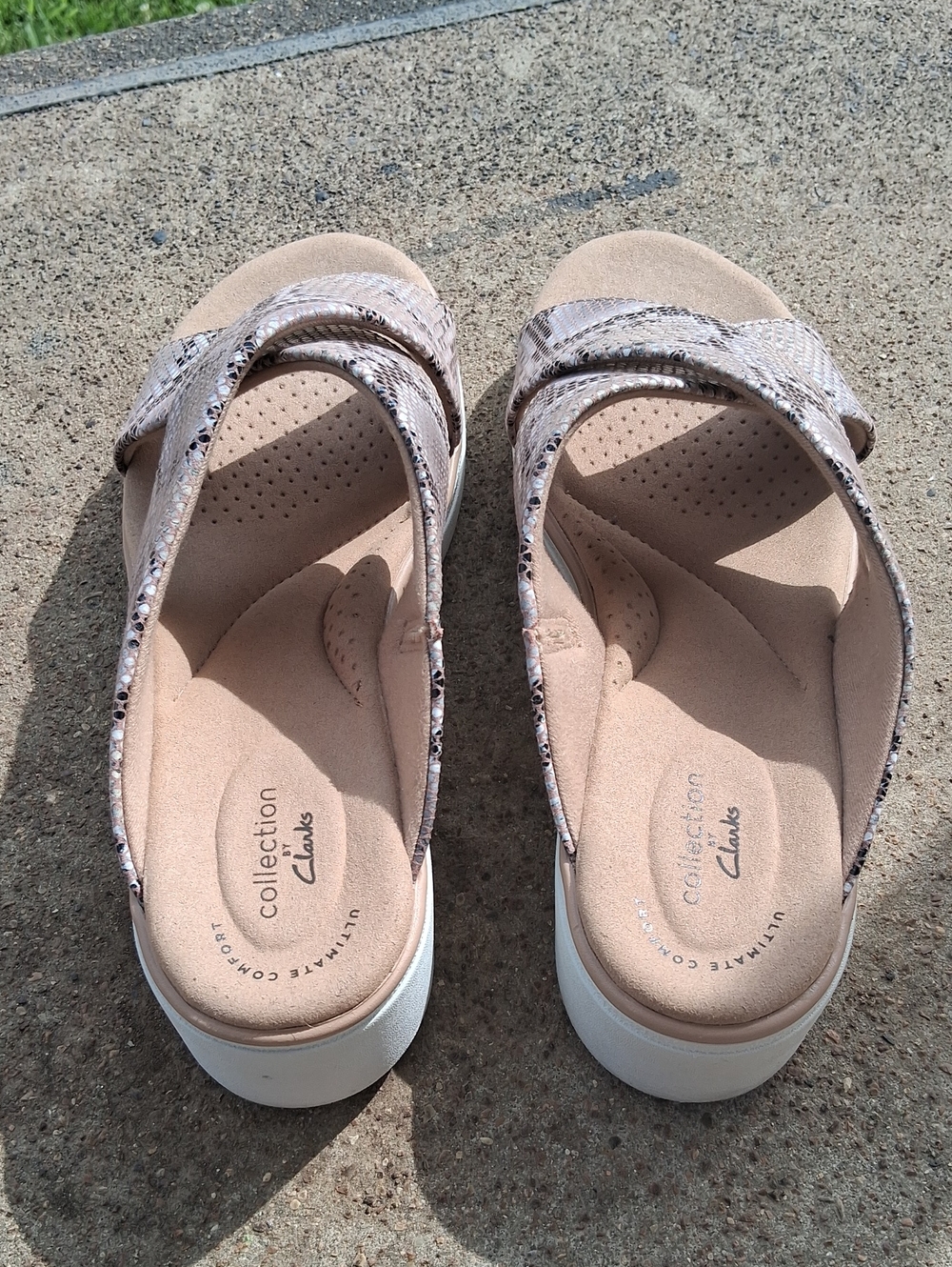 Clarks Ultimate comfort Brown And Beige Snake-Print Crisscross Slide Sandals - Picture 3 of 8